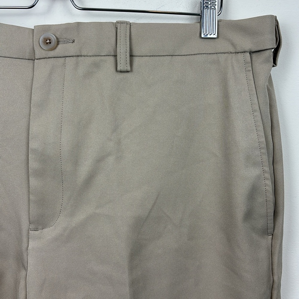 Cool 18 Pro || Men's Golf Shorts; Size 38; Khaki Color; 100% Polyester - Picture 3 of 9